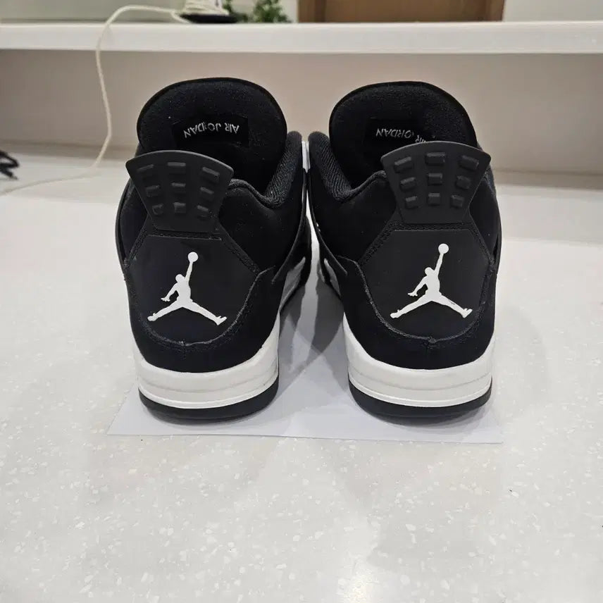 [BUNJANG] Jordan 4 White Thunder (Size 275) / 조던4  화이트썬더 275 사이즈 판매