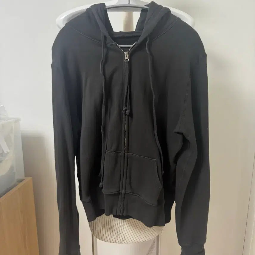 [BUNJANG] Niliryrotan Charcoal Hooded Zip-up / 닐리로탄 후드집업
