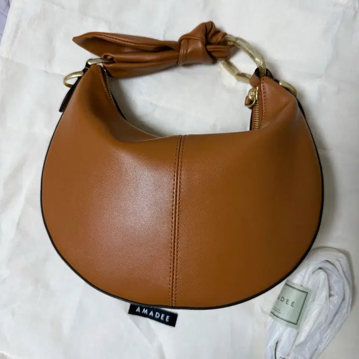 [BUNJANG] Amadee Amelie Small Tan Handbag / 새제품 아마디 Amadee 아멜리에 Amelie 스몰 탄(tan)