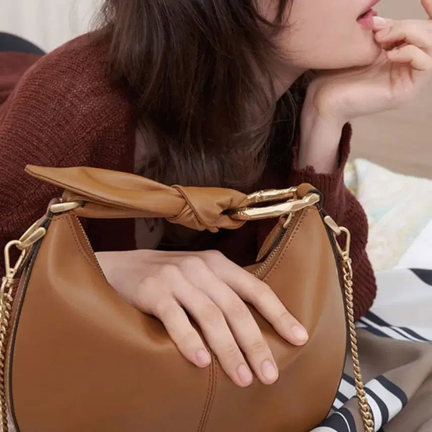 [BUNJANG] Amadee Amelie Small Tan Handbag / 새제품 아마디 Amadee 아멜리에 Amelie 스몰 탄(tan)