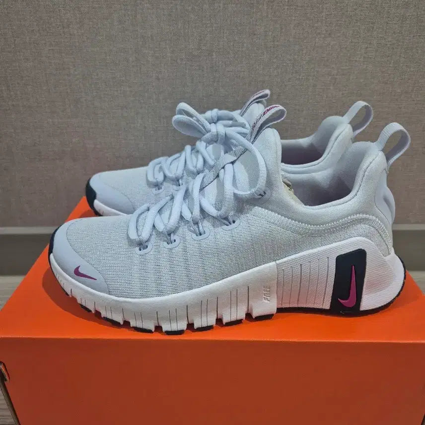 [BUNJANG] Nike Free Metcon 6 Women's Sneakers (230) / 나이키 여성 운동화 프리 메트콘 6 (230)