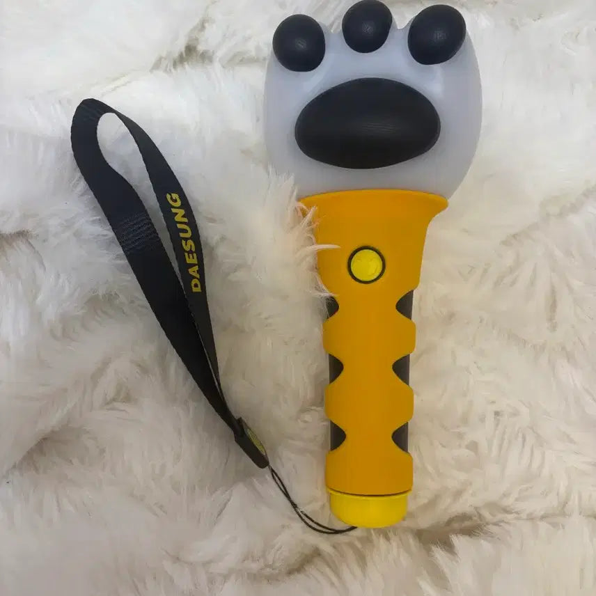 [BUNJANG] Bigbang Daesung Official Lightstick / 댓봉 대성 응원봉 포카 포함 원가이하 양도