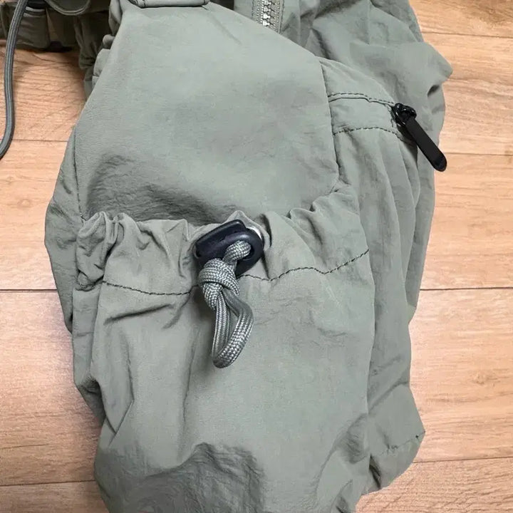 [BUNJANG] Khaki Crossbody Bag / 카키색 크로스백