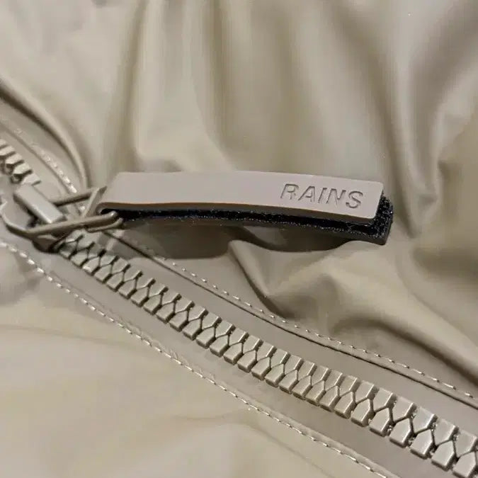 [BUNJANG] RAINS Puffer Jacket (Size 105) / (마지막) RAINS 레인스 푸퍼 패딩(105 사이즈)