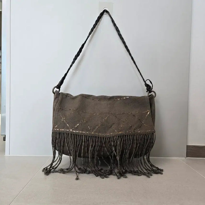 [BUNJANG] Maje Vintage Brown Tassel Shoulder Bag / 주말특가!!  마쥬 빈티지 브라운 태슬 넉넉한 숄더백