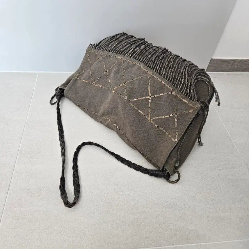 [BUNJANG] Maje Vintage Brown Tassel Shoulder Bag / 주말특가!!  마쥬 빈티지 브라운 태슬 넉넉한 숄더백