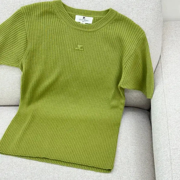 [BUNJANG] Courreges Olive Green Ribbed Wool Knit Top / courreges / 꾸레쥬 올리브그린 골지 울 반팔 니트