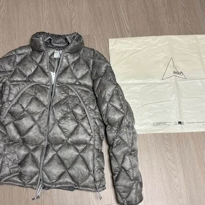 [SOLD OUT] [M]로아 누나 800 필 파워 후드 다운 자켓 실버