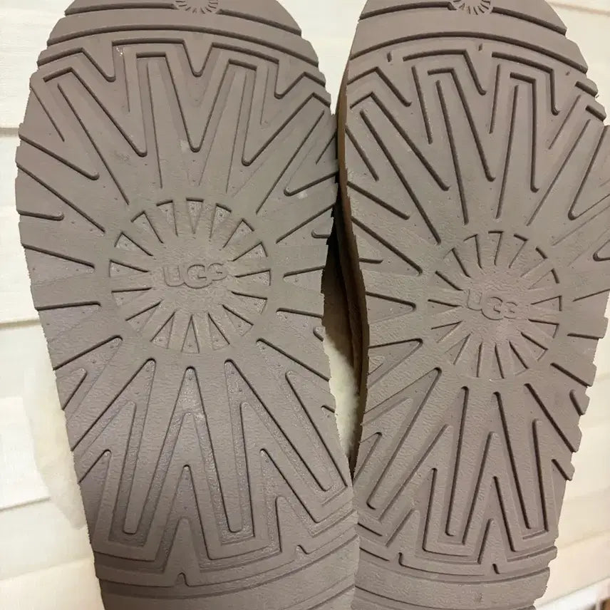 [BUNJANG] UGG 230mm Slipper / UGG 어그 슬리퍼 230mm