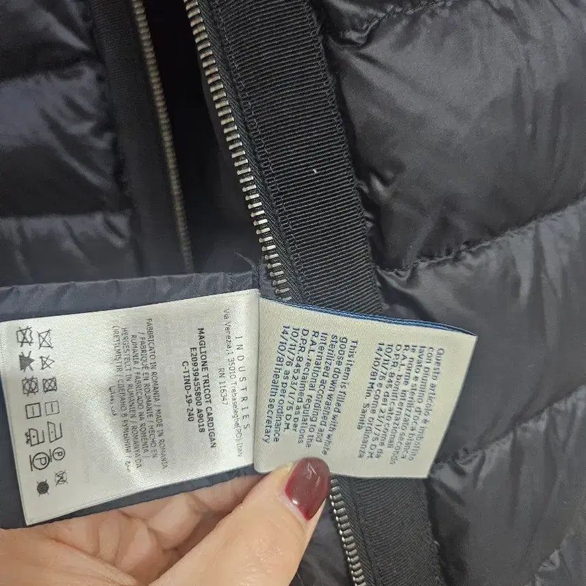 [BUNJANG] Moncler Knit Padded Jacket (Size M) / 몽클레어 니트패딩 M