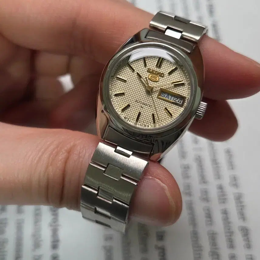 [BUNJANG] Seiko Turtle Gold Waffle Dial Automatic Women's Bracelet Watch / 빈티지 세이코 터틀형 골드 와플판 오토매틱 여성용 브레이슬릿 ver.