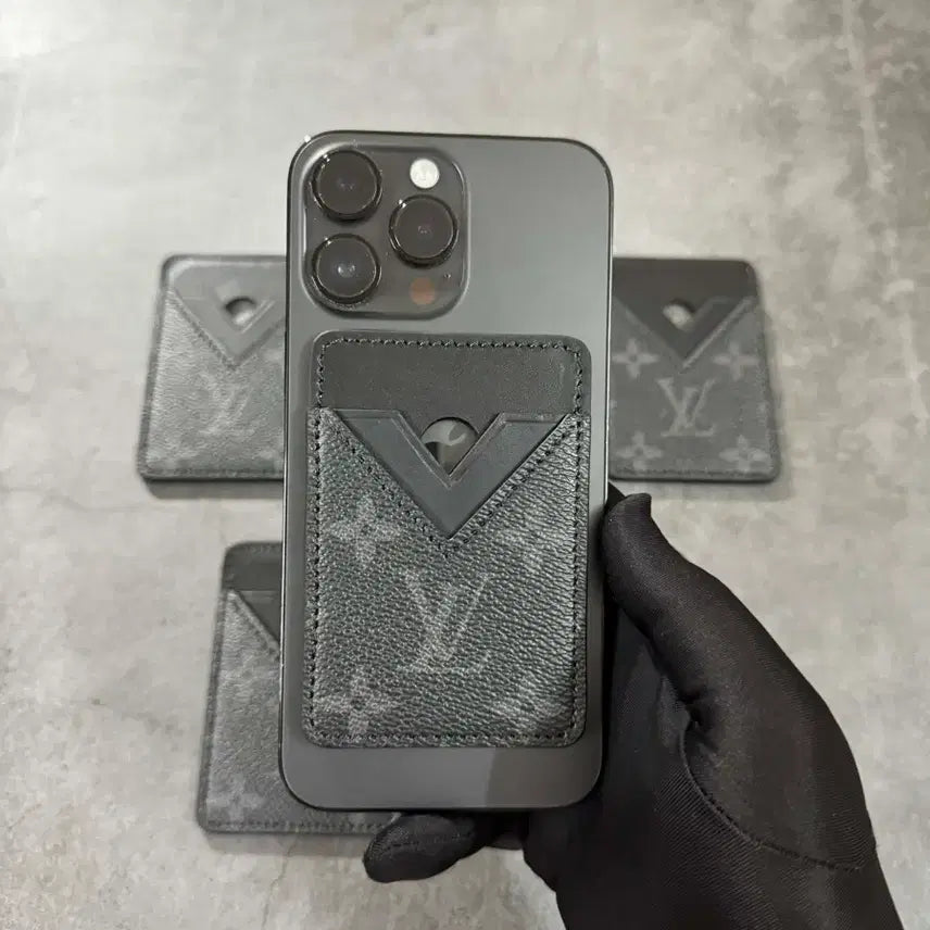 [BUNJANG] LV Leather MagSafe Card Holder / 리폼 맥세이프 정품 LV 가방으로  제작되었습니다