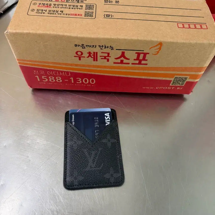 [BUNJANG] LV Leather MagSafe Card Holder / 리폼 맥세이프 정품 LV 가방으로  제작되었습니다