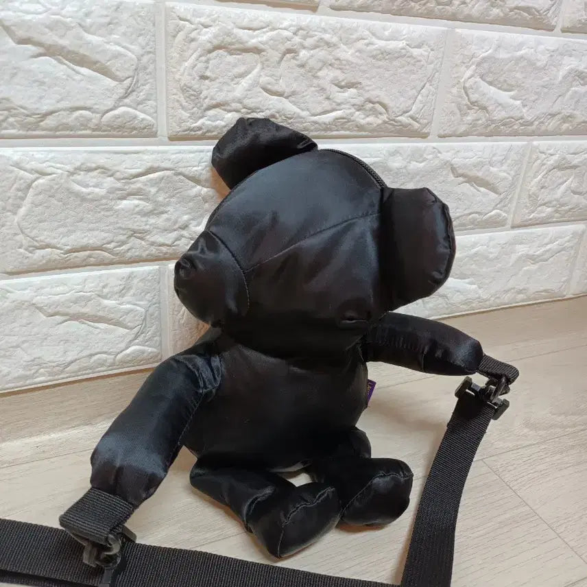 [BUNJANG] Laffer Hug Bear Shoulder Bag / 새상품 라퍼 HUG BEAR SHOULDER BAG 곰돌이 크로스백 가방