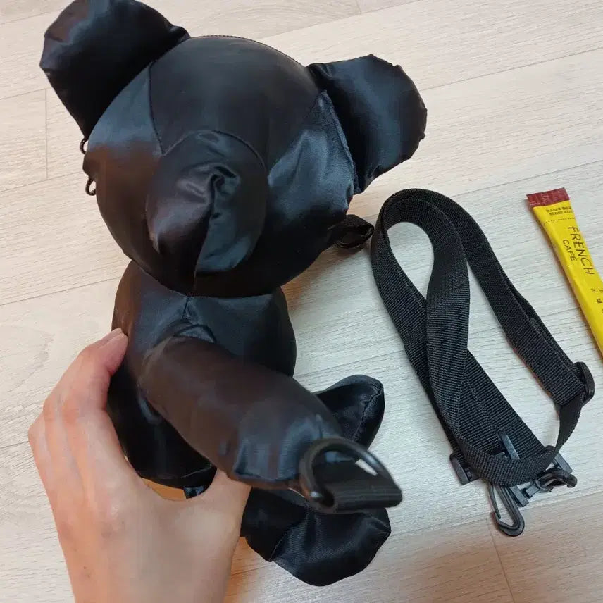 [BUNJANG] Laffer Hug Bear Shoulder Bag / 새상품 라퍼 HUG BEAR SHOULDER BAG 곰돌이 크로스백 가방