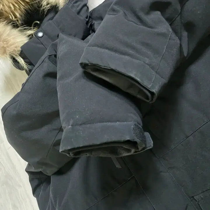 [BUNJANG] Discovery Expedition Padded Jacket (Size 95) / 디스커버리 익스페디션 패딩(95)