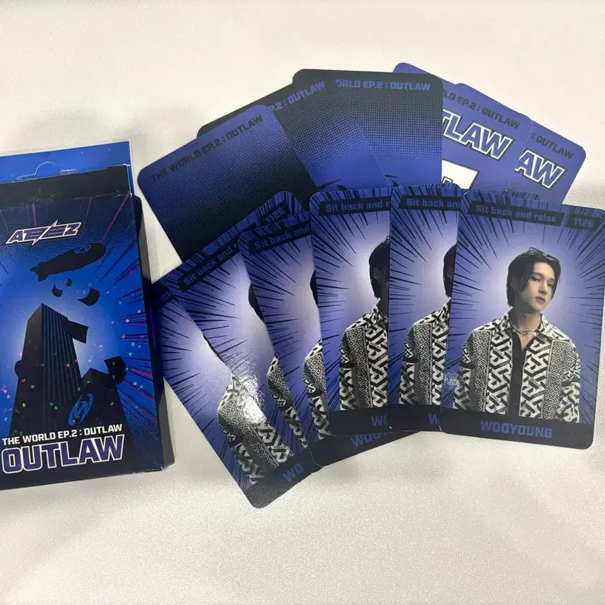 에이티즈 우영 OUTLAW 플랫폼 앨범 개봉