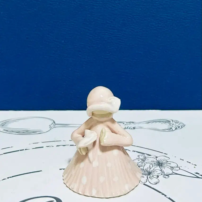 [BUNJANG] Louise August Miniature Bell Figurine / 미국 빈티지 루이즈 어거스트의 소녀 피겨린 미니 벨