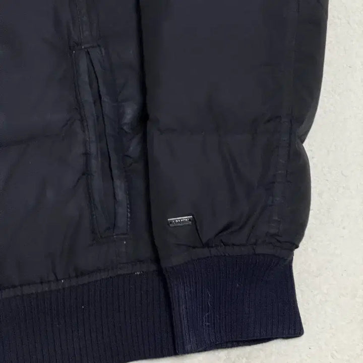 [BUNJANG] Levi's Black Padded Jumper M / 리바이스 블랙 패딩 점퍼 M