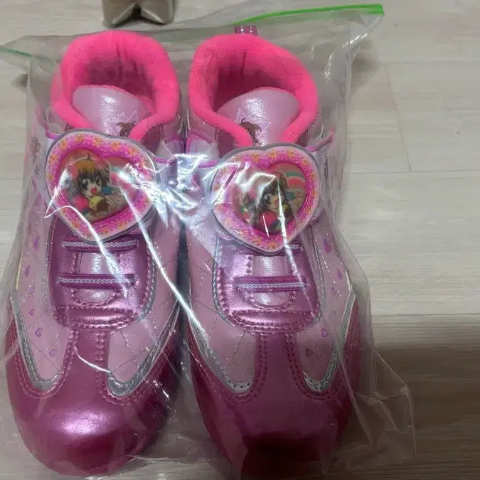 [BUNJANG] Artis Lala Style Character Sneakers / 아티스 라라의 스타일기 캐릭터 운동화