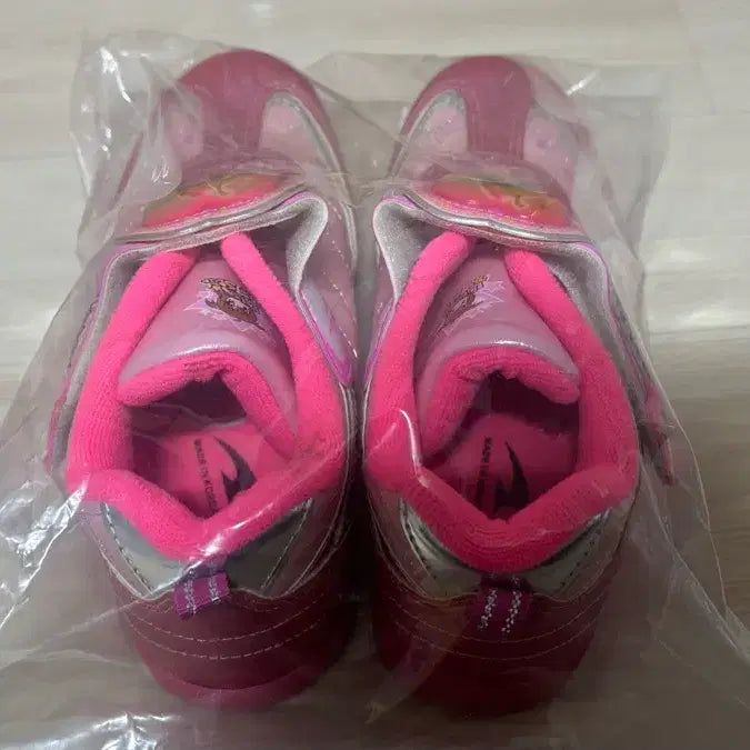 [BUNJANG] Artis Lala Style Character Sneakers / 아티스 라라의 스타일기 캐릭터 운동화