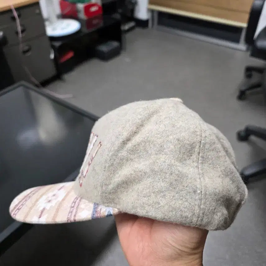 [BUNJANG] Thursday Island Strap Bag Hat / 써스데이 아일랜드 스트랩백 모자