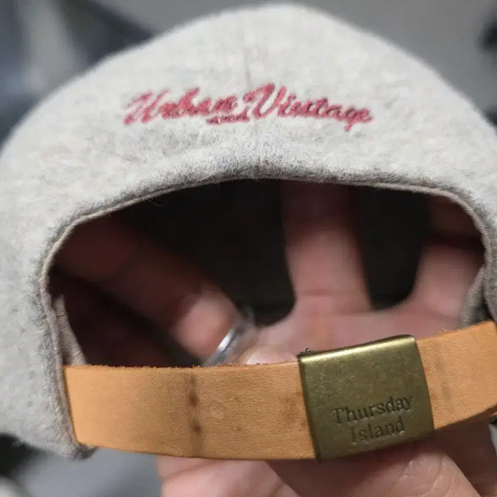 [BUNJANG] Thursday Island Strap Bag Hat / 써스데이 아일랜드 스트랩백 모자