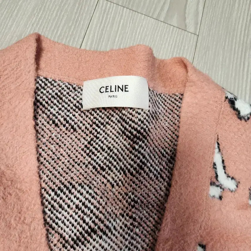 [BUNJANG] Celine Dalmatian Cardigan (V's Favorite) - New / 셀린느 정품 달마시안 가디건 팝니다. 새상품 입니다.