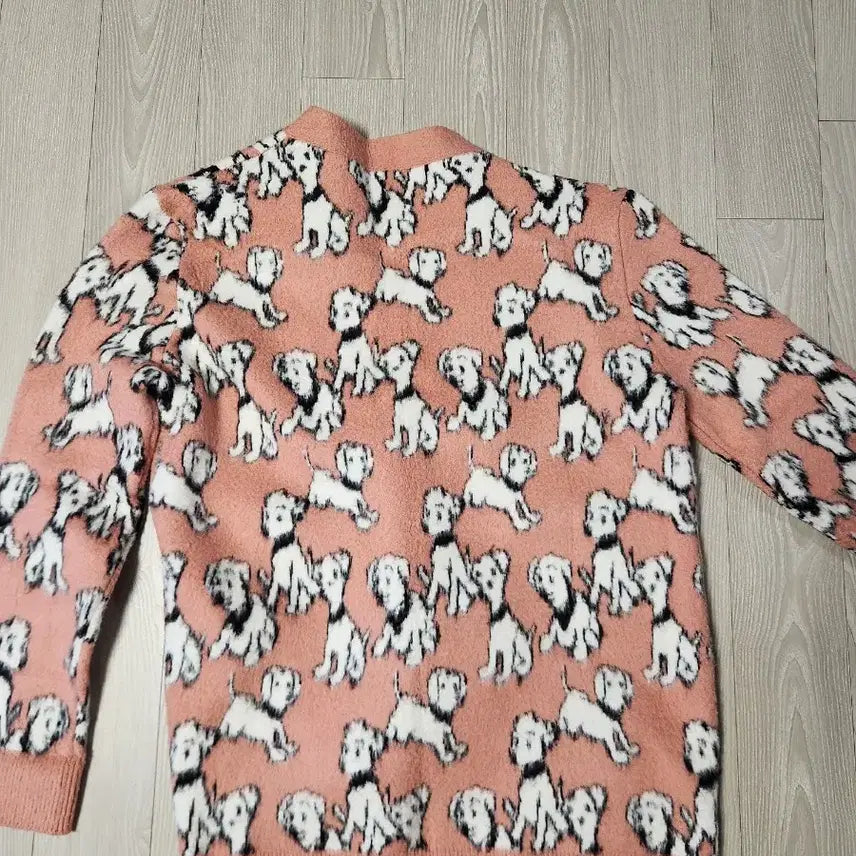 [BUNJANG] Celine Dalmatian Cardigan (V's Favorite) - New / 셀린느 정품 달마시안 가디건 팝니다. 새상품 입니다.