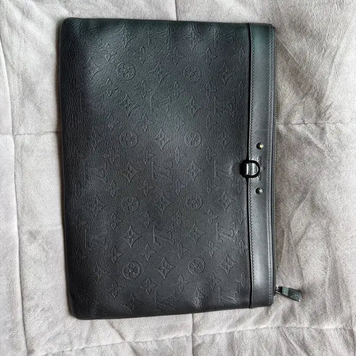 [BUNJANG] Louis Vuitton Pochette Monogram Shadow Black Bag / 루이비통 포쉐트 모노그램 쉐도우 블랙