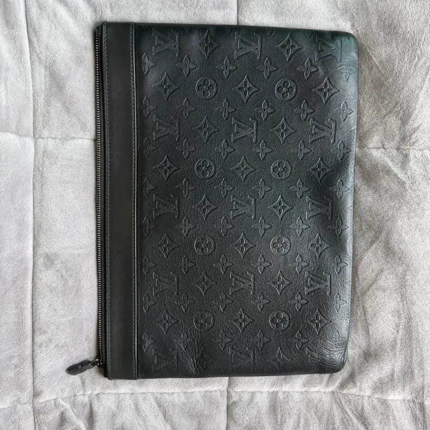 [BUNJANG] Louis Vuitton Pochette Monogram Shadow Black Bag / 루이비통 포쉐트 모노그램 쉐도우 블랙