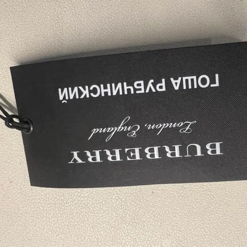 [SOLD OUT] 버버리 고샤루브친스키 플란넬 허니 M