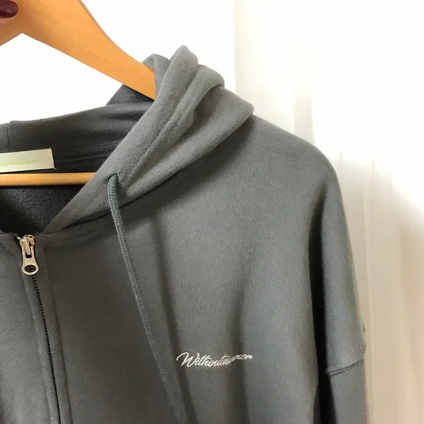 [BUNJANG] Without Summer Essential Logo Hoodie Zip-up / 위드아웃썸머 에센셜 로고 후디 후드집업