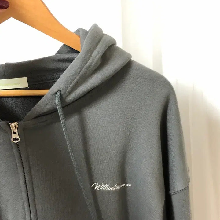 [BUNJANG] Without Summer Essential Logo Hoodie Zip-up / 위드아웃썸머 에센셜 로고 후디 후드집업
