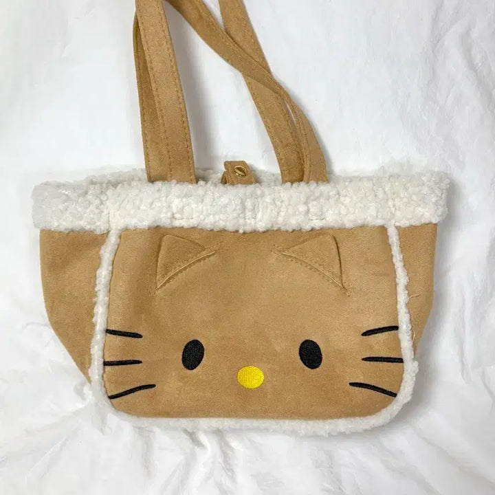 [BUNJANG] Sanrio Tanning Hello Kitty Tote Bag / 산리오 태닝 헬로키티 무스탕 벨벳 털가방 토트백