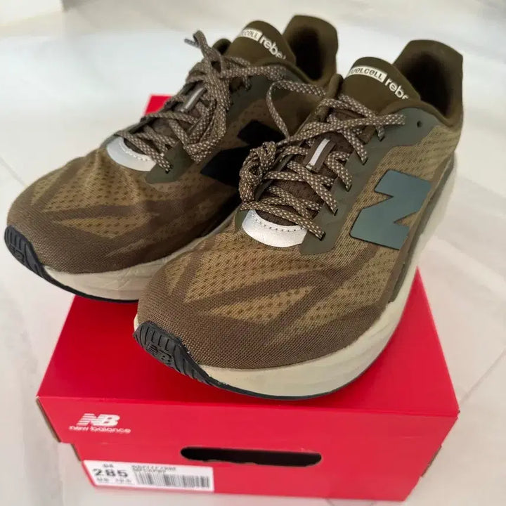 [BUNJANG] New Balance Running Shoes (Khaki) (Size 285) / 뉴발란스 런닝화 카키 285 박스포함