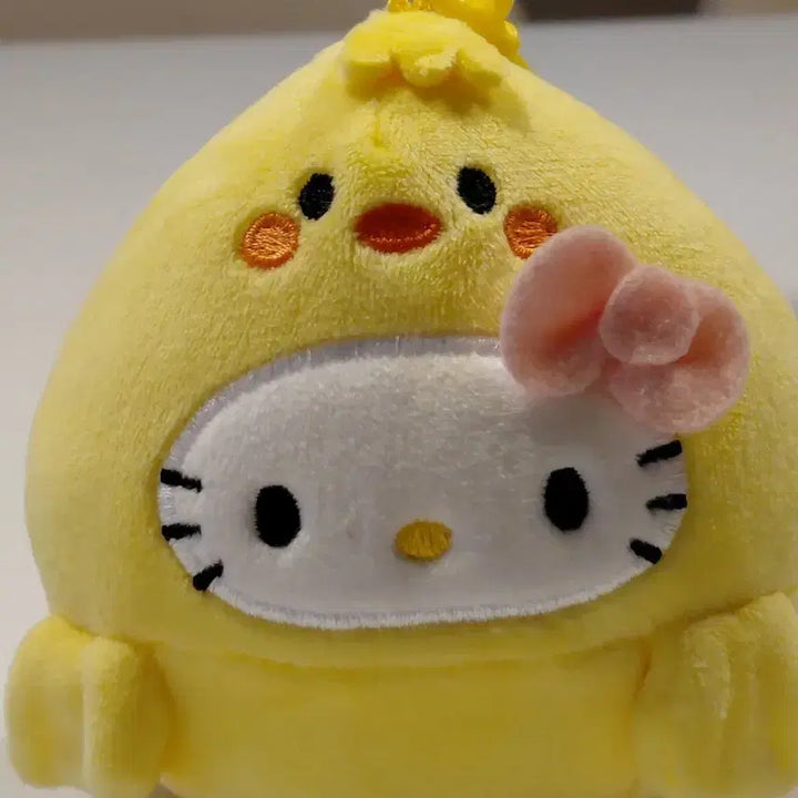[BUNJANG] Hello Kitty Chick Plush Keyring / 헬로키티 병아리 인형 키링