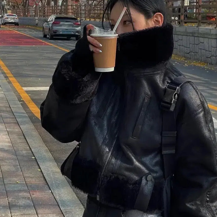 [BUNJANG] Triming Bird Crack Bold Mouton Black 23FW / 트리밍버드 크랙 볼드 무스탕 블랙