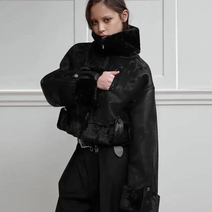 [BUNJANG] Triming Bird Crack Bold Mouton Black 23FW / 트리밍버드 크랙 볼드 무스탕 블랙