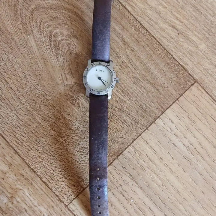 [BUNJANG] Lloyd Leather Wrist Watch / 로이드 가죽 손목 시계