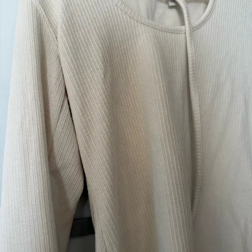 [BUNJANG] Kijun Belted U-Neck Knit Top / Kijun 기준 벨티드 유넥 니트 탑 s