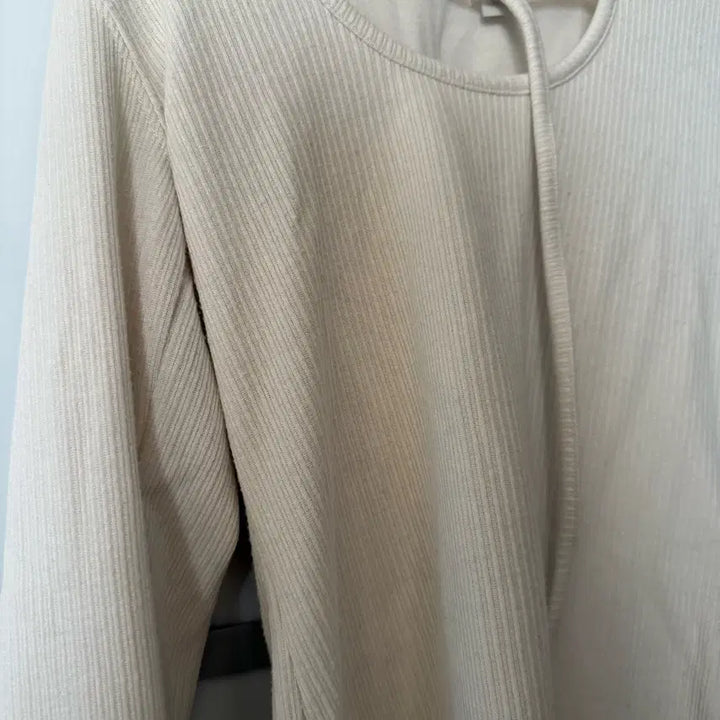 [BUNJANG] Kijun Belted U-Neck Knit Top / Kijun 기준 벨티드 유넥 니트 탑 s