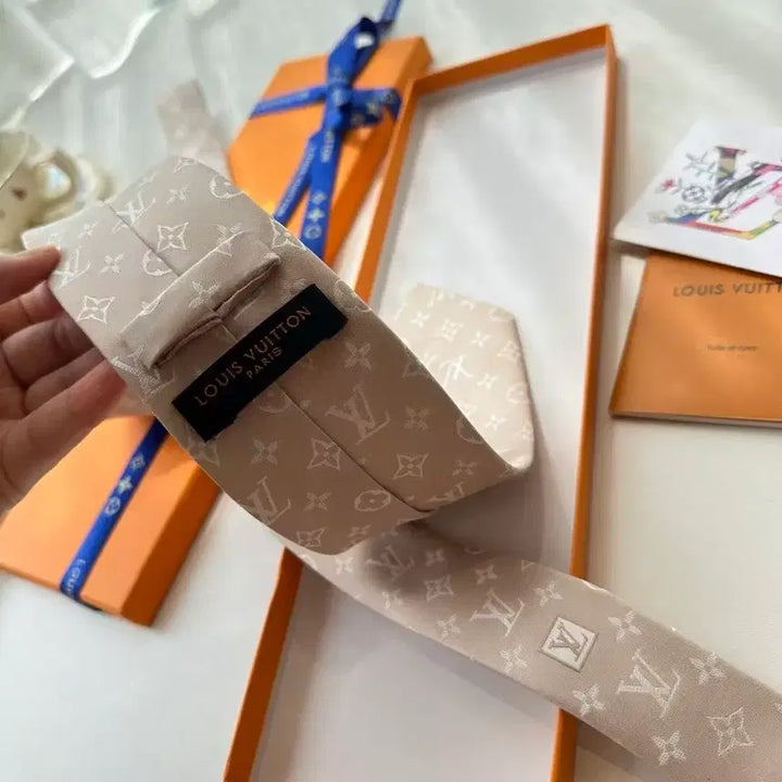 [BUNJANG] Louis Vuitton Tie - New / 루이비통 넥타이