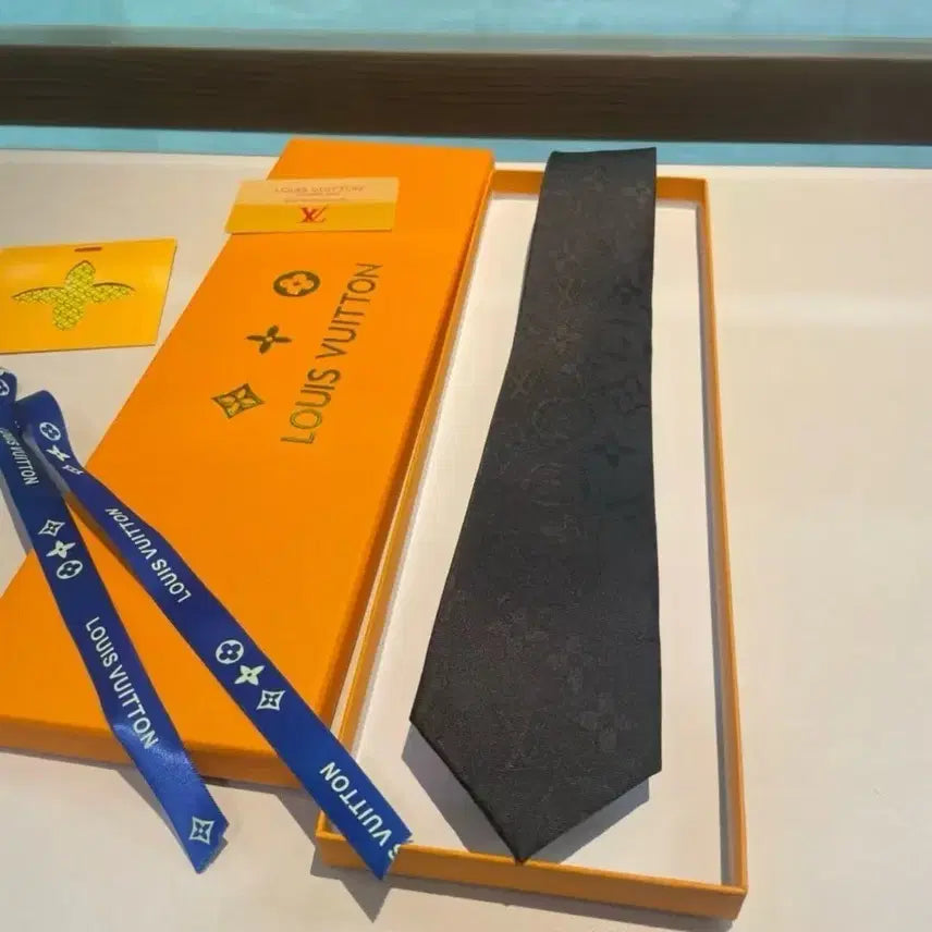 [BUNJANG] Louis Vuitton Tie - New / 루이비통 넥타이