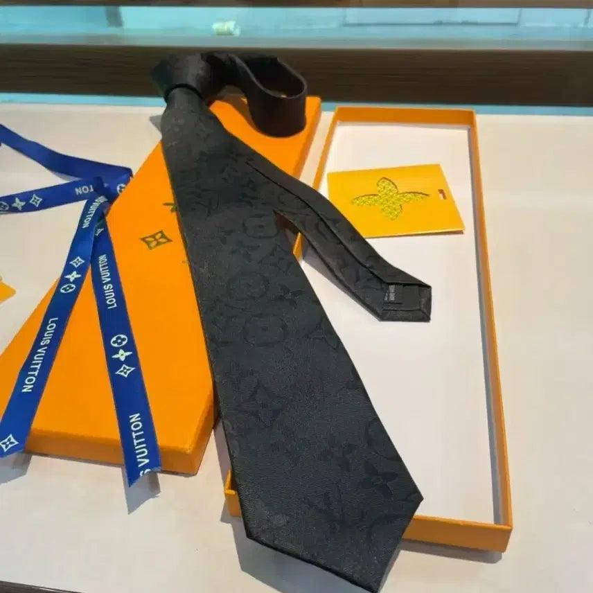 [BUNJANG] Louis Vuitton Tie - New / 루이비통 넥타이