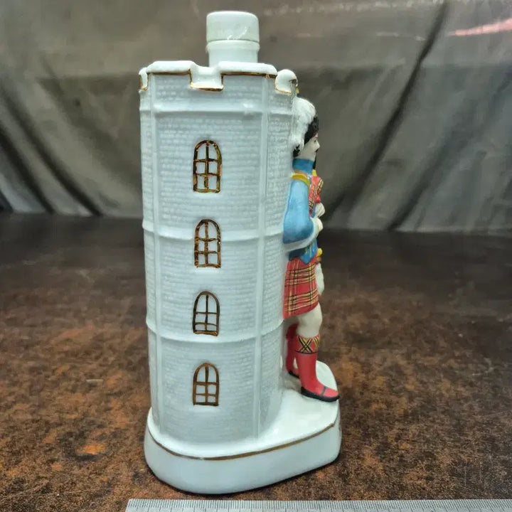 [BUNJANG] Something Special Whiskey Ceramic Bottle / 1993년 썸싱 스페셜 위스키 도자기 보틀 스코틀랜드 공병