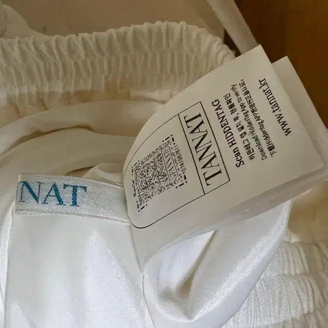 [BUNJANG] Tanat Deli Short Pants (Ivory) / 타낫 델리 숏팬츠(아이보리)