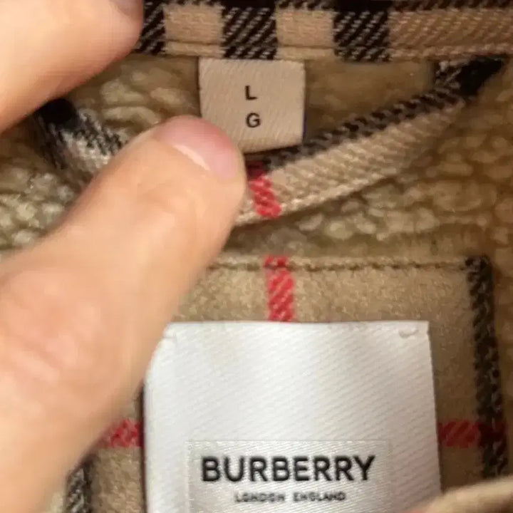 [BUNJANG] Burberry Check Fleece Shearling Jacket (105) / [S급] 버버리 체크 플리스 양털 자켓 (105) - "한겨울에도 땀나요