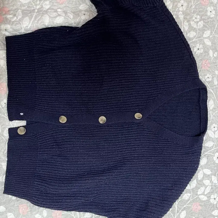 [BUNJANG] V-Neck Knit Cardigan / 여성 브이넥 니트가디건