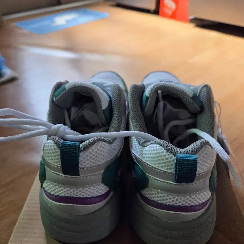 [BUNJANG] Fila Sneakers / 새상품)휠라 240.245